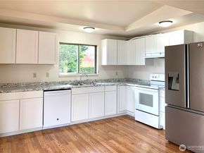 29818 4th Avenue SW, Federal Way WA 98023