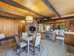 16521 NE 1st Place, Bellevue WA 98008