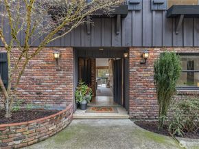 16521 NE 1st Place, Bellevue WA 98008