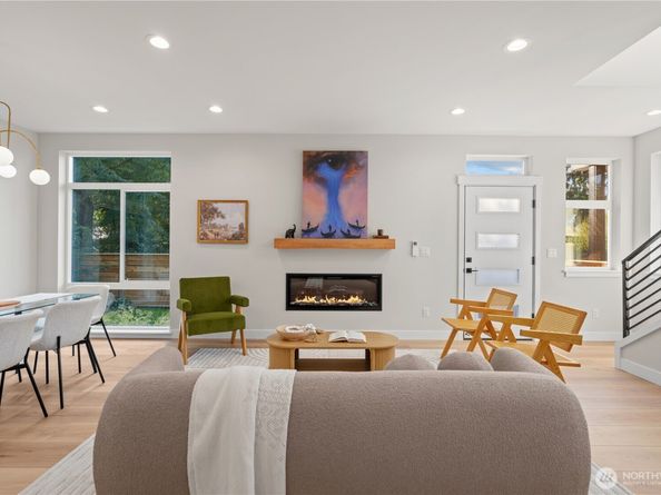 9230 22nd Avenue SW, Seattle WA 98106