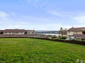 3400 Narrows View Lane NE 204, Bremerton WA 98310