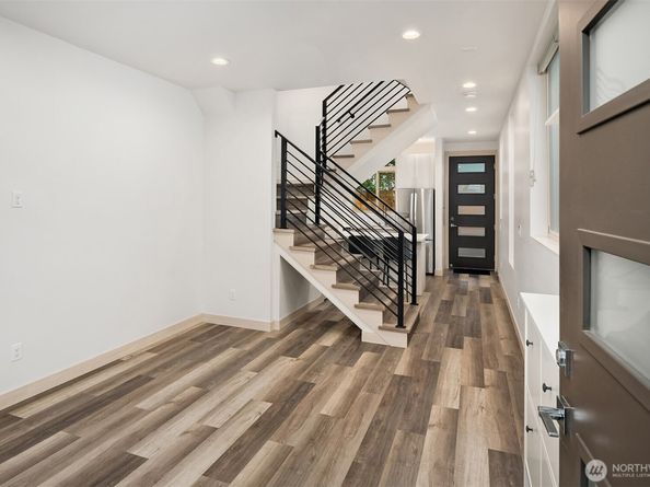 5616 California Avenue SW C, Seattle WA 98136