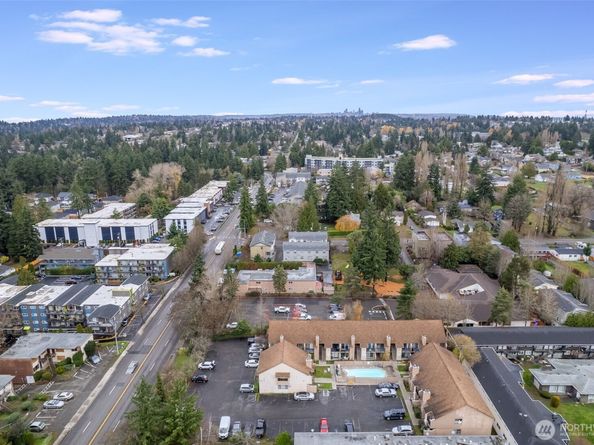 12434 Ambaum Boulevard SW 114, Burien WA 98146