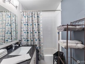 12434 Ambaum Boulevard SW 114, Burien WA 98146