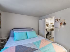 12434 Ambaum Boulevard SW 114, Burien WA 98146