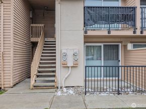 12434 Ambaum Boulevard SW 114, Burien WA 98146