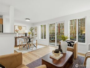 3661 Phinney Avenue N 107, Seattle WA 98103