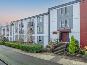 3661 Phinney Avenue N 107, Seattle WA 98103
