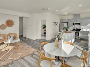 18526 Wallingford Avenue N B, Shoreline WA 98133