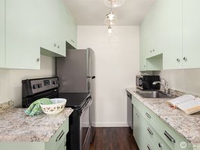 8701 35th Avenue NE 9, Seattle WA 98115