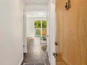 8701 35th Avenue NE 9, Seattle WA 98115