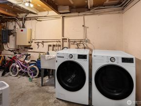 8701 35th Avenue NE 9, Seattle WA 98115