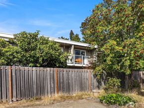 8701 35th Avenue NE 9, Seattle WA 98115