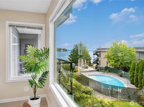 9201 NE Juanita Drive 205, Kirkland WA 98034