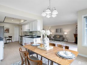 9201 NE Juanita Drive 205, Kirkland WA 98034