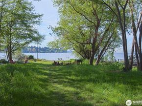 9201 NE Juanita Drive 205, Kirkland WA 98034