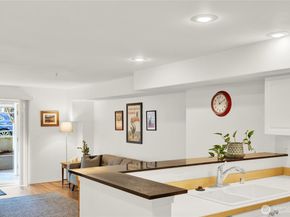 3318 30th Avenue SW B404, Seattle WA 98126