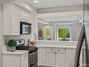 1203 5th Avenue N, Seattle WA 98109