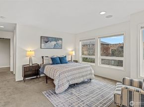 1203 5th Avenue N, Seattle WA 98109