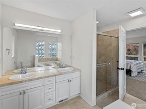 1203 5th Avenue N, Seattle WA 98109