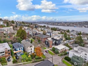 1203 5th Avenue N, Seattle WA 98109