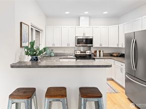 562 S 51st Court, Renton WA 98055