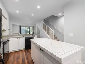 16125 Juanita-Woodinville Way NE 805, Bothell WA 98011