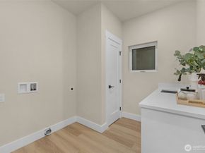 910 15th Avenue, Seattle WA 98122