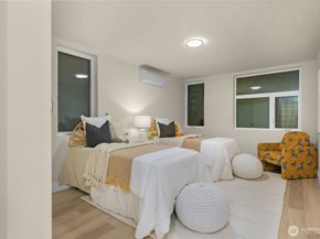 910 15th Avenue, Seattle WA 98122