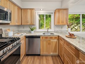 22651 SE 56th Street, Issaquah WA 98029