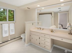 22651 SE 56th Street, Issaquah WA 98029