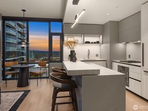 889 Avenue Square NE 1410, Bellevue WA 98004