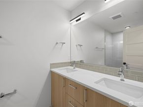 7009 9th Avenue NE, Seattle WA 98115