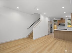 7009 9th Avenue NE, Seattle WA 98115