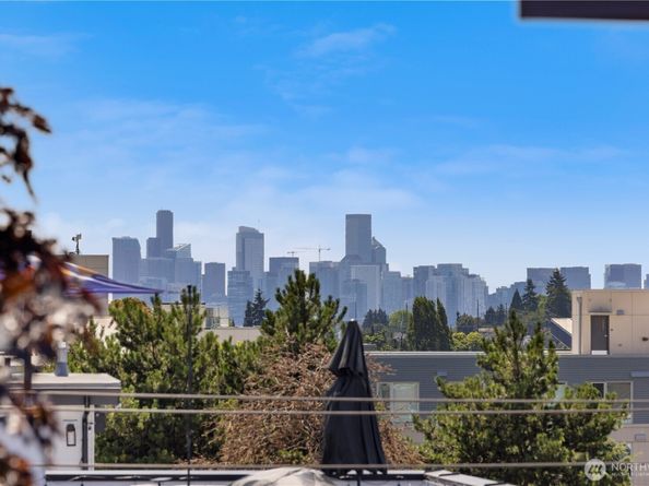 7009 9th Avenue NE, Seattle WA 98115