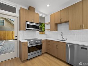 7009 9th Avenue NE, Seattle WA 98115