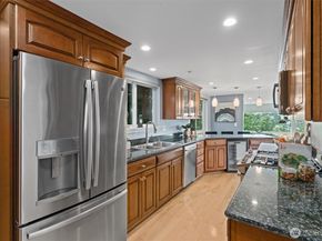 11800 90th Avenue NE, Kirkland WA 98034