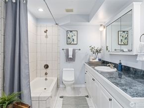 11800 90th Avenue NE, Kirkland WA 98034