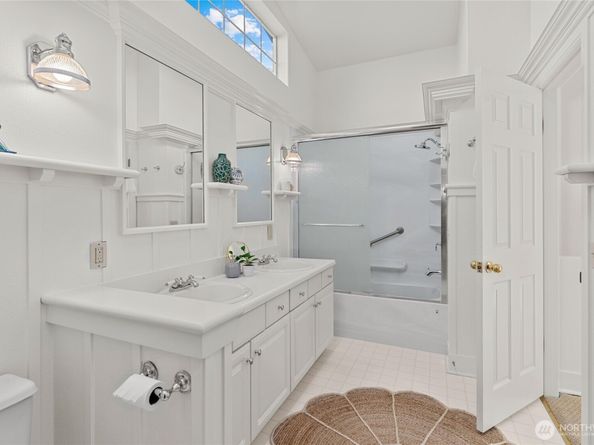 4321 SW Lander Street, Seattle WA 98116