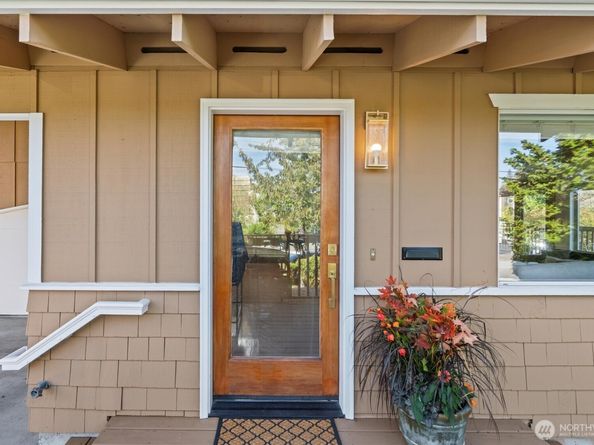 4321 SW Lander Street, Seattle WA 98116