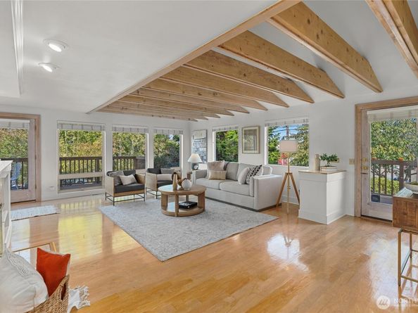 4321 SW Lander Street, Seattle WA 98116