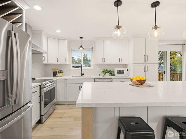 20325 24th Place W, Lynnwood WA 98036