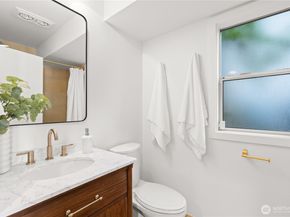 3513 S Leschi Place, Seattle WA 98144