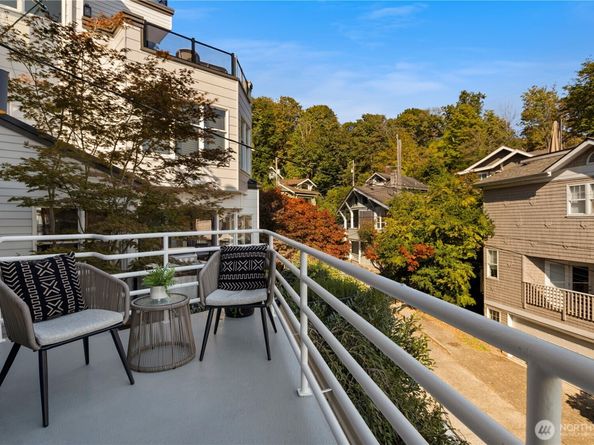 3513 S Leschi Place, Seattle WA 98144