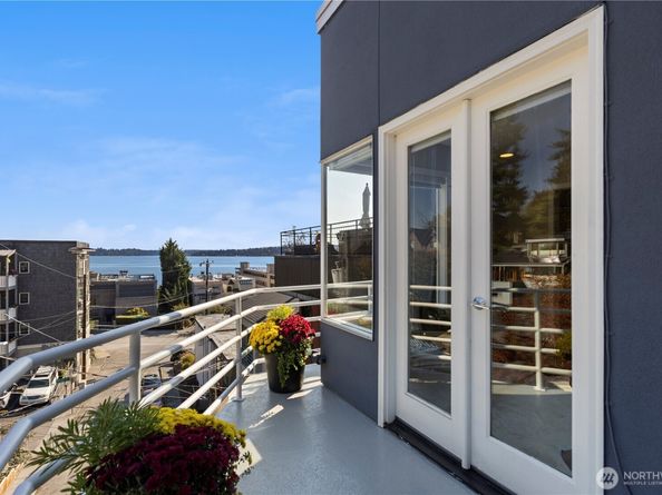 3513 S Leschi Place, Seattle WA 98144