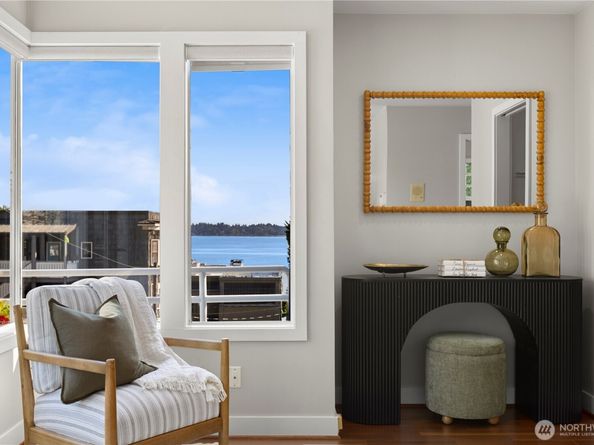 3513 S Leschi Place, Seattle WA 98144