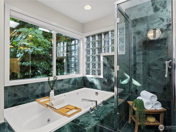 3513 S Leschi Place, Seattle WA 98144