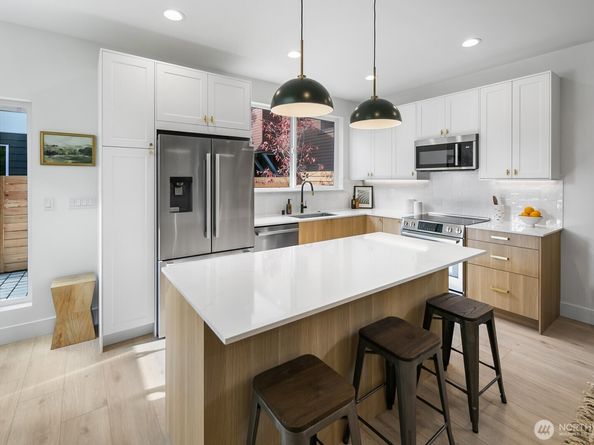 320 N 84th Street, Seattle WA 98103