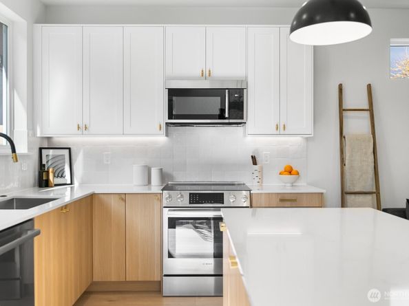 320 N 84th Street, Seattle WA 98103