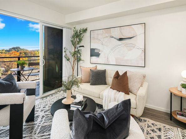 4609 Union Bay Place NE 551, Seattle WA 98105